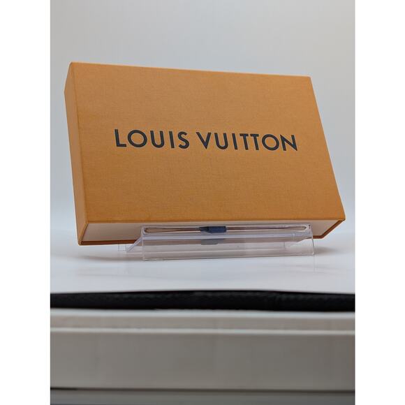 Auth Louis Vuitton Full Inclusion Taiga Agenda w/ Official LV Paper – Green - Picture 1 of 7